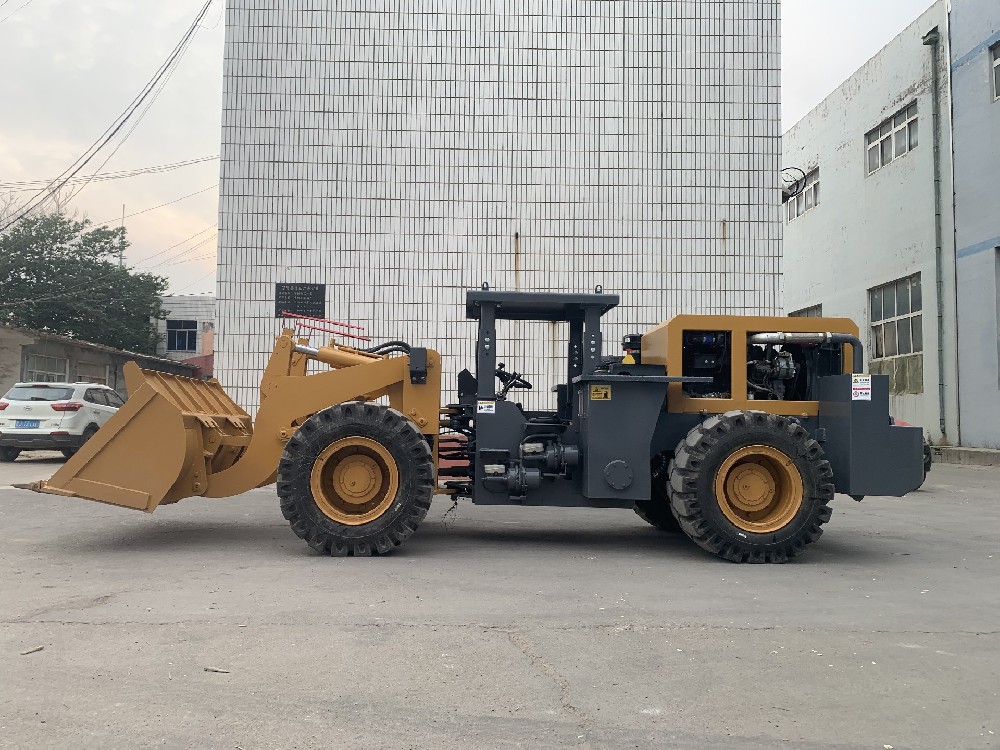 ZL-20礦用裝載機試車交付客戶